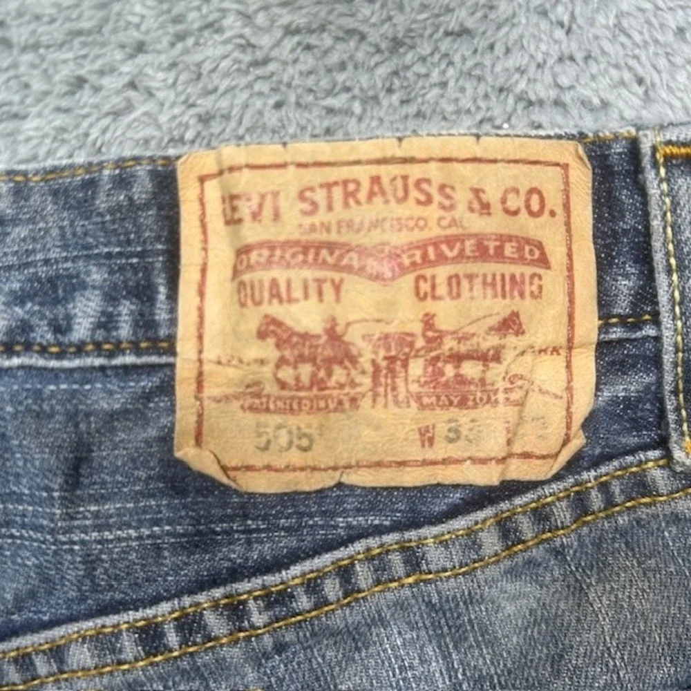 Levis 505 Jeans Mens 33x32 Blue Regular Fit Denim Distressed Paint‎ Stains